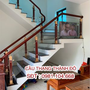 Cầu Thang Kính Tay Vịn Gỗ, Cầu Thang Lan Can Kính Đẹp Hiện Đại, Thi Công Cầu Thang Kính Tay Vịn Gỗ, Tay Vịn Inox Chuyên Nghiệp năm 2020