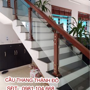 Cầu thang Kính chân cao