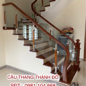 Cầu thang kính gỗ
