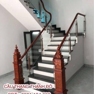 Cầu thang kính chân inox gỗ