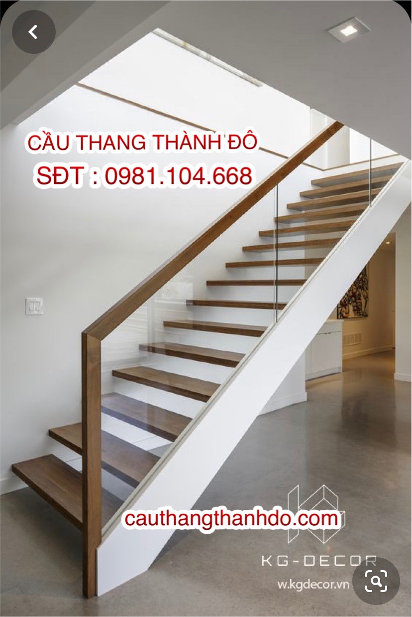 cầu thang kính gỗ đẹp tại Hà Nội