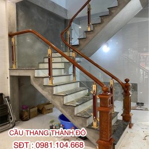 Cầu thang kính chân hợp kim nhôm tại từ sơn bắc ninh