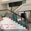 cầu thang kính chân lửng tại Hưng Yên năm 2024